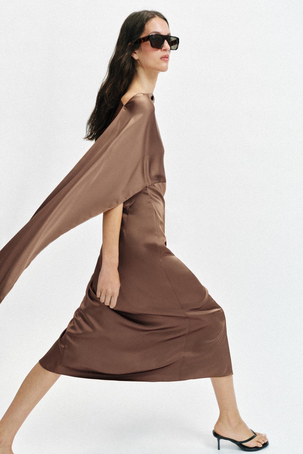 Robe Mi-longue Satinée à Cape (5)