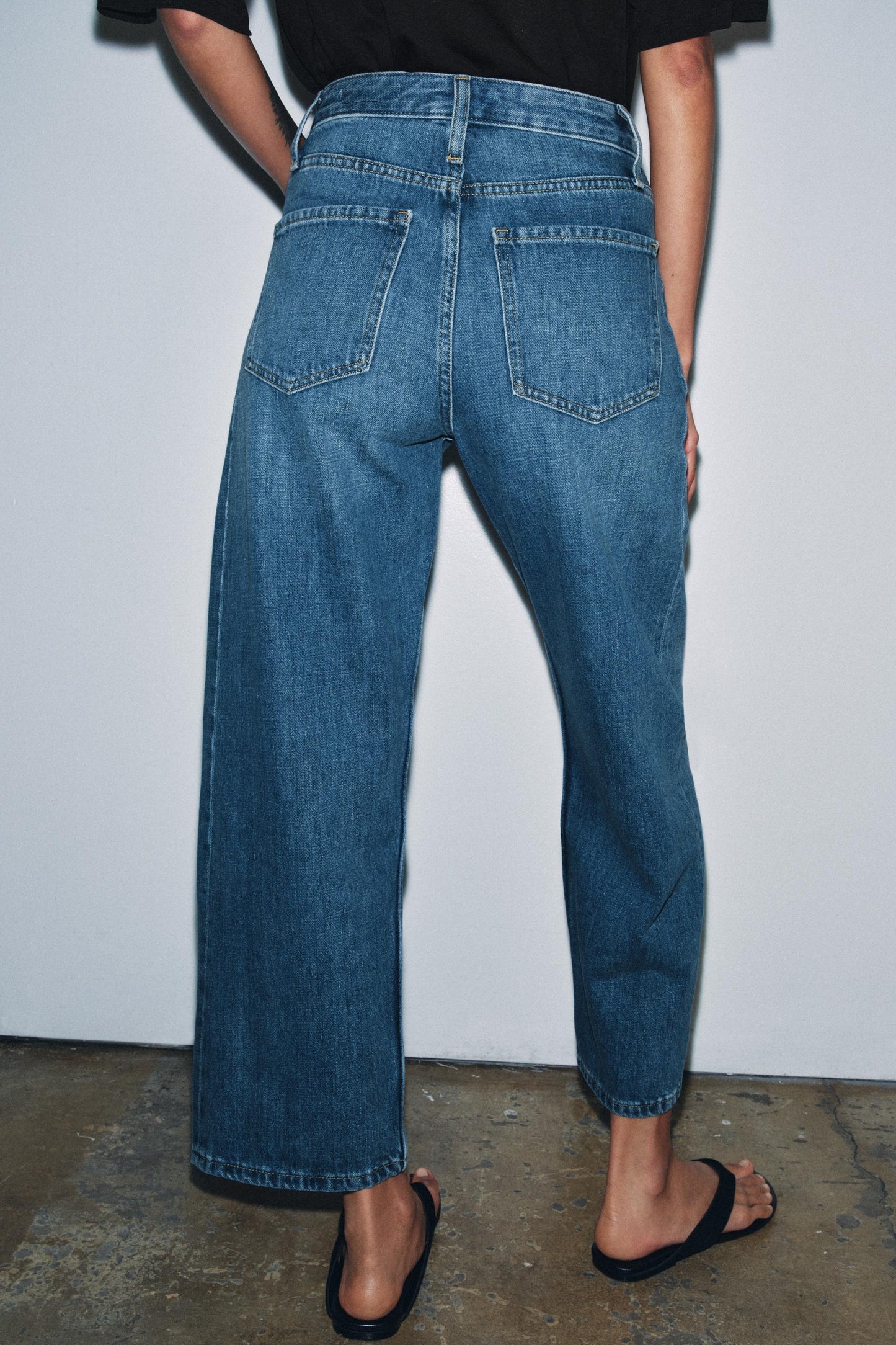 #4A6B87, Bleu moyen